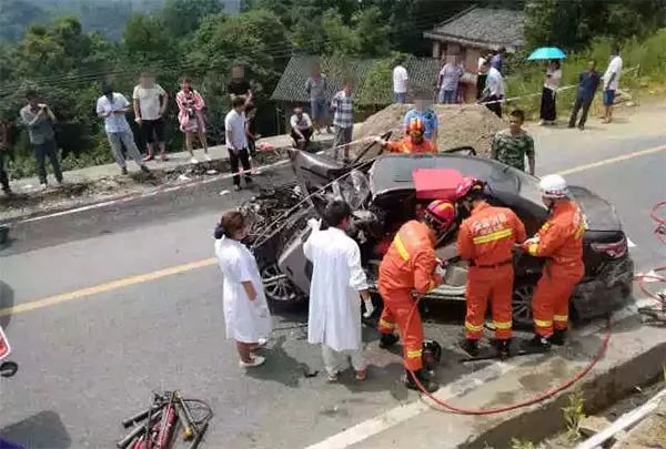 石泉车祸事件深度剖析